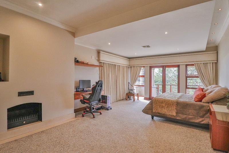 5 Bedroom Property for Sale in Linkside Western Cape